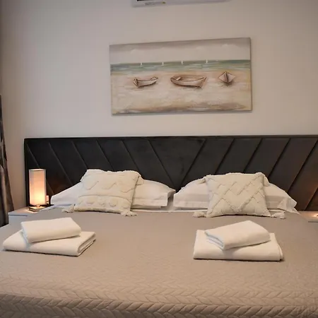 Lauvi Villa *