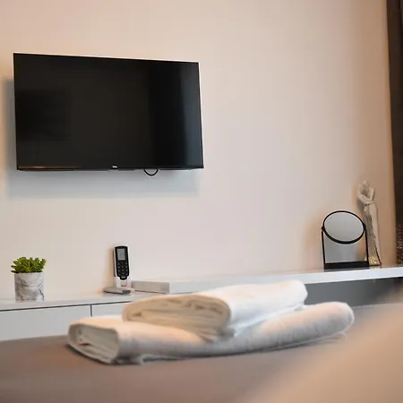 Lauvi * Kaštela