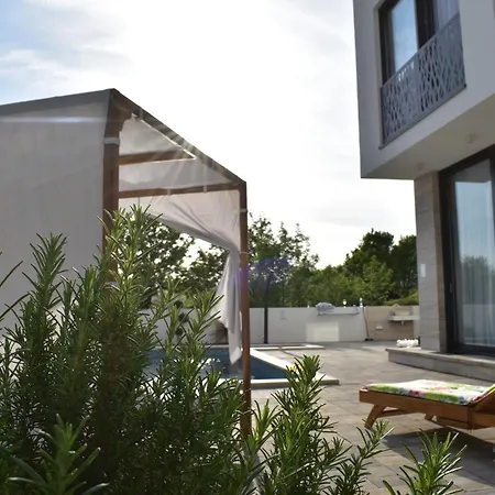 Villa Lauvi Kastela