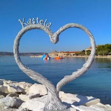 Lauvi Kastela